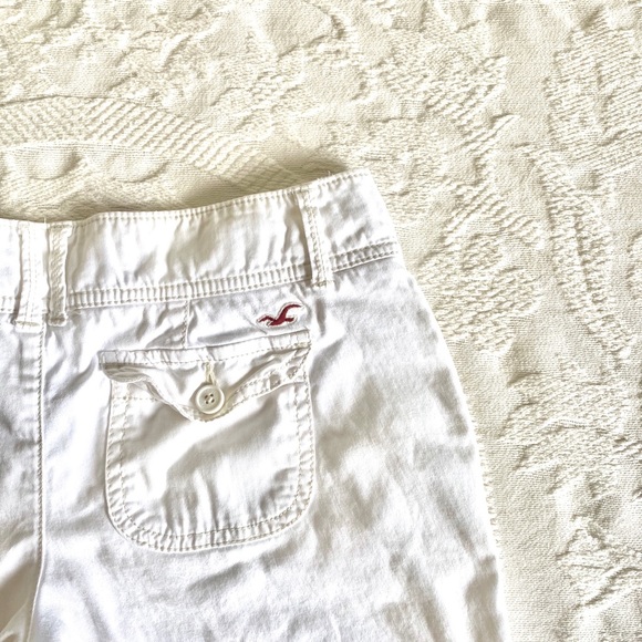 Like-New Y2K Low Rise Hollister White Shorts - Picture 5 of 7